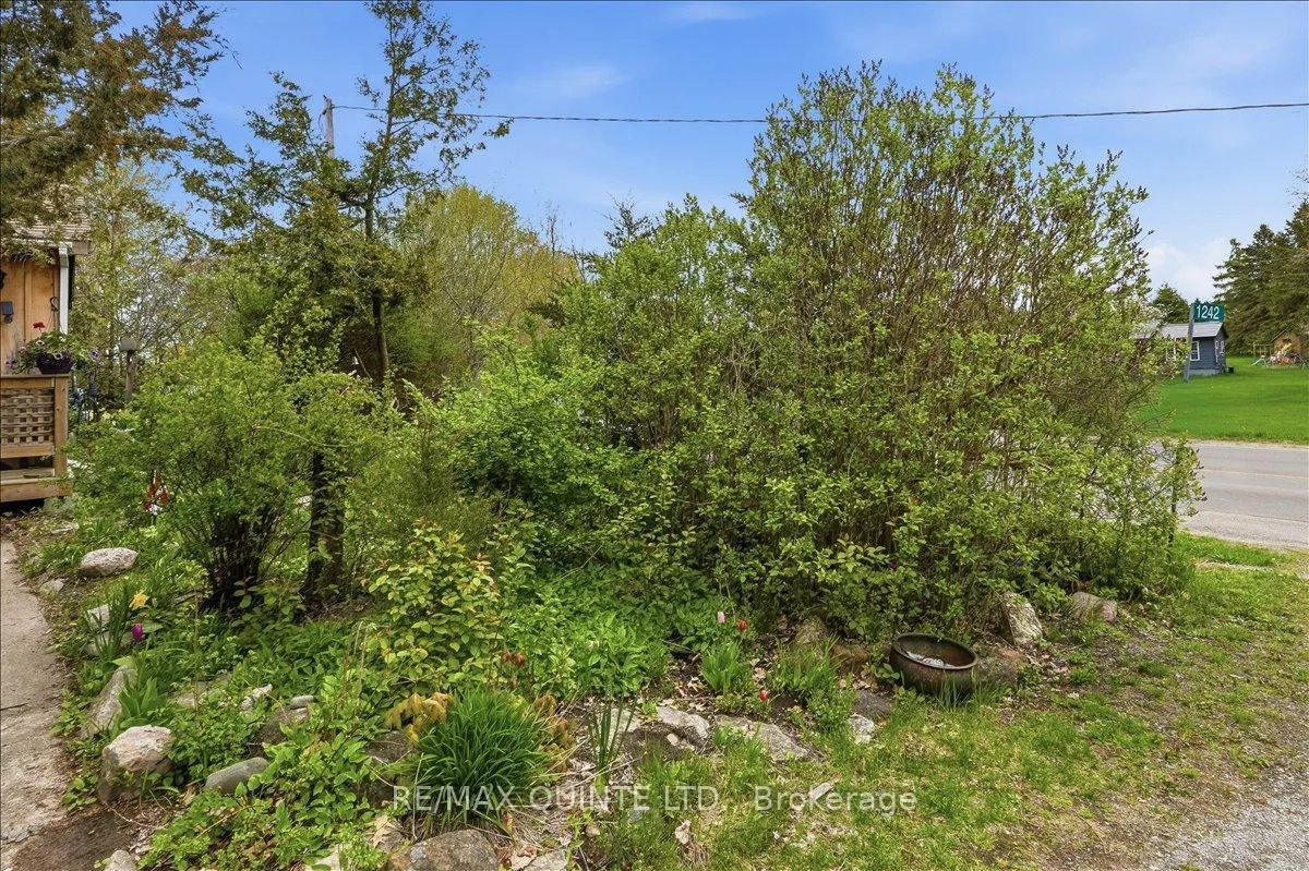 Photo 20 of 1242 County Road 12, Prince Edward County, Hallowell Ward — HOMEH
