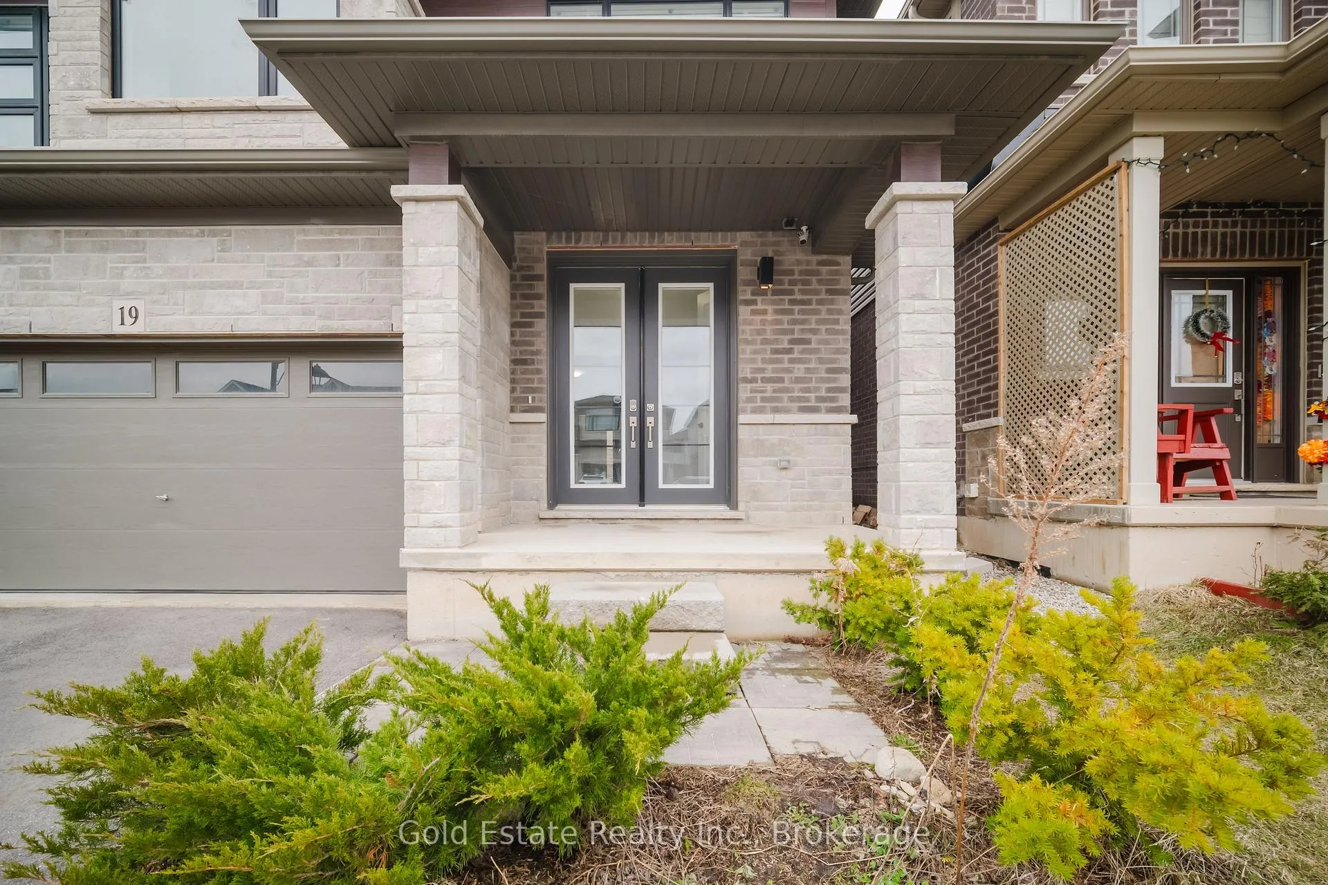 Photo 4 of 19 Mclaren Avenue, Brantford — HOMEH