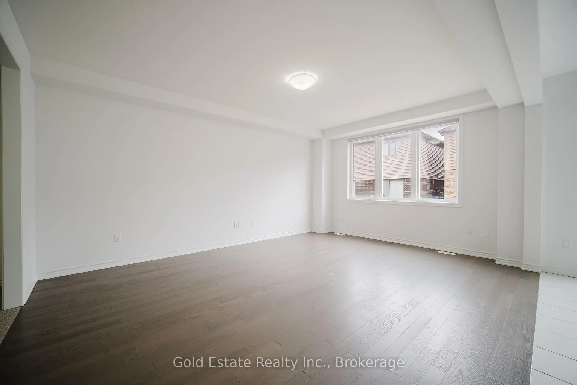 Photo 8 of 19 Mclaren Avenue, Brantford — HOMEH
