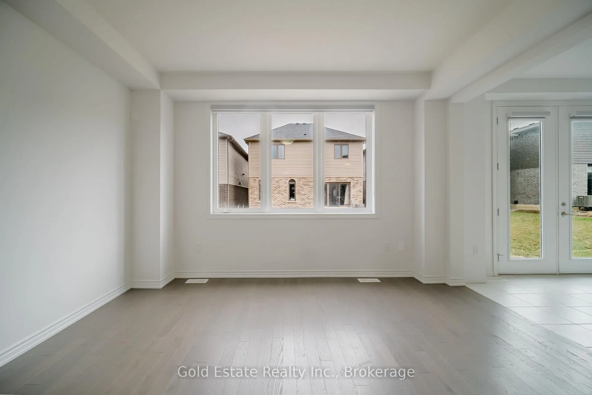 Photo 9 of 19 Mclaren Avenue, Brantford — HOMEH
