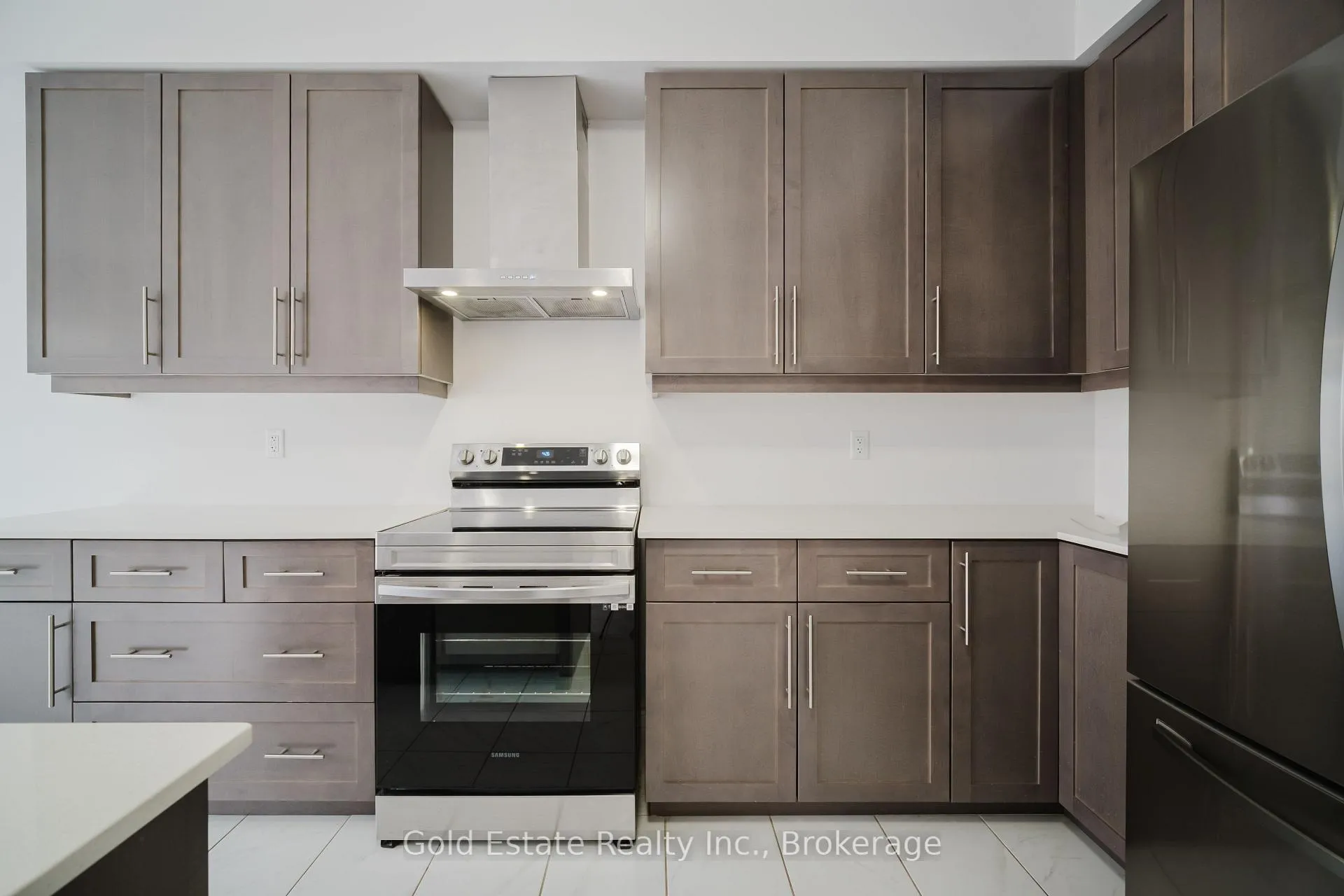 Photo 13 of 19 Mclaren Avenue, Brantford — HOMEH