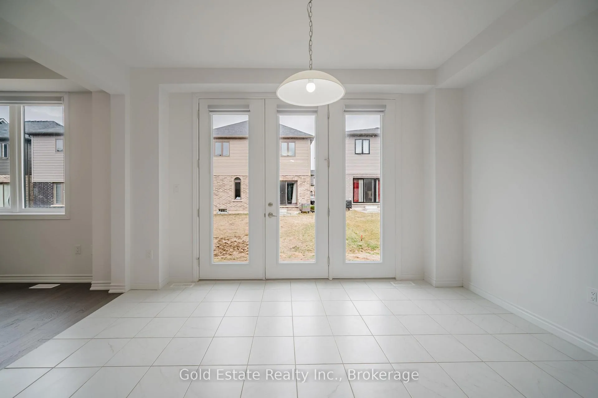 Photo 14 of 19 Mclaren Avenue, Brantford — HOMEH