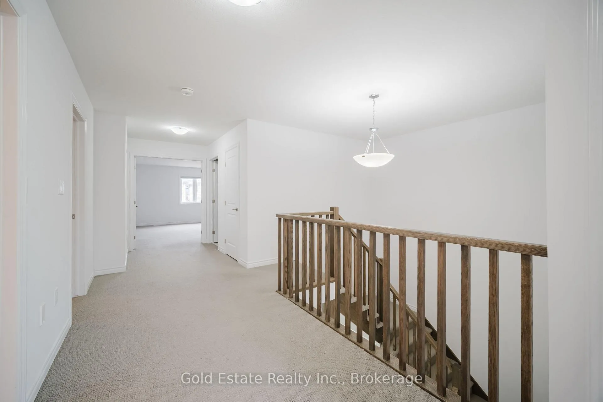 Photo 23 of 19 Mclaren Avenue, Brantford — HOMEH