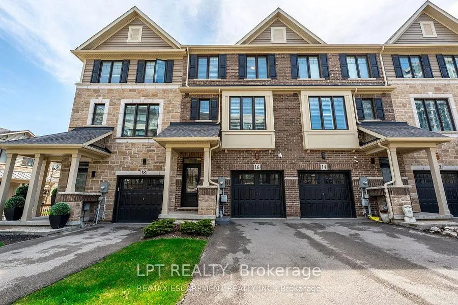 Photo 2 of 16 Place Polonaise Drive, Grimsby, Grimsby Beach — HOMEH