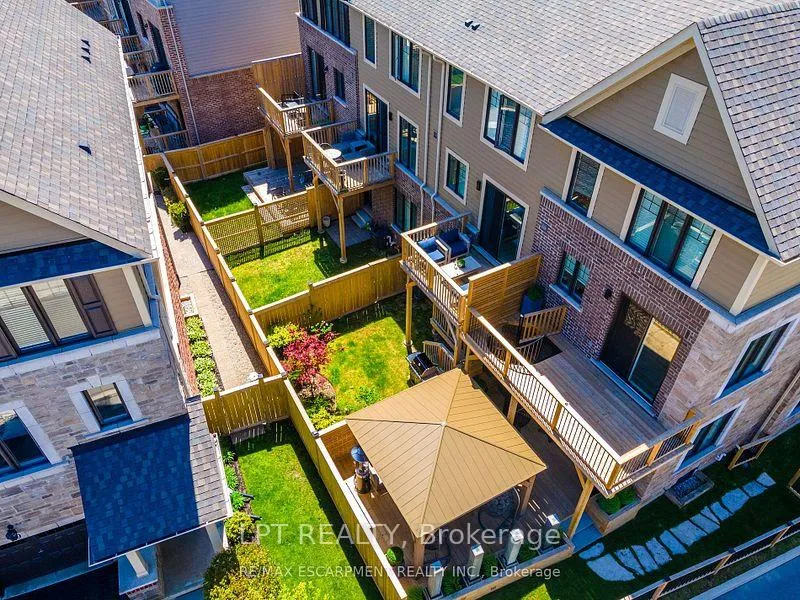Photo 3 of 16 Place Polonaise Drive, Grimsby, Grimsby Beach — HOMEH