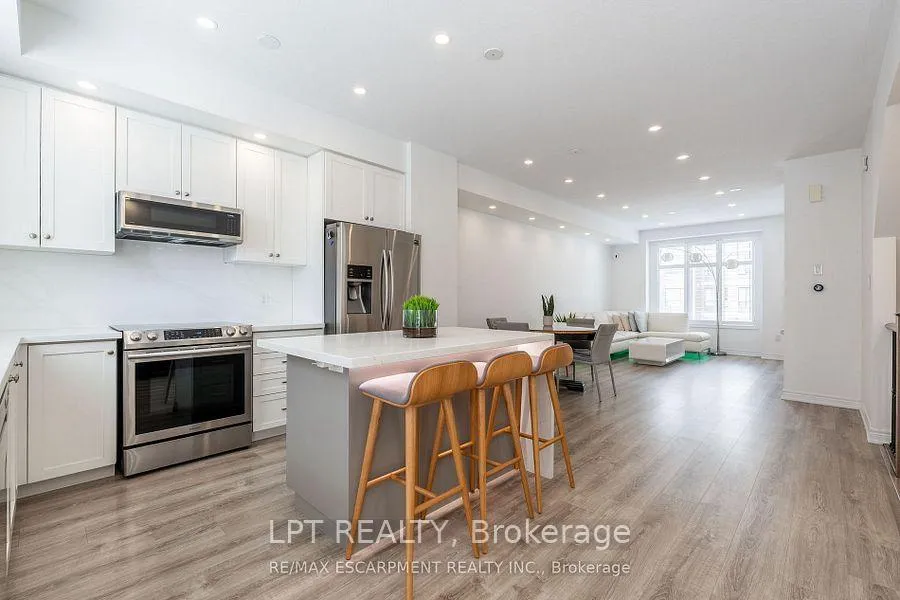 Photo 4 of 16 Place Polonaise Drive, Grimsby, Grimsby Beach — HOMEH