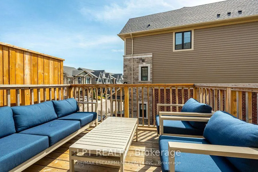 Photo 5 of 16 Place Polonaise Drive, Grimsby, Grimsby Beach — HOMEH