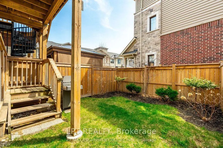 Photo 8 of 16 Place Polonaise Drive, Grimsby, Grimsby Beach — HOMEH