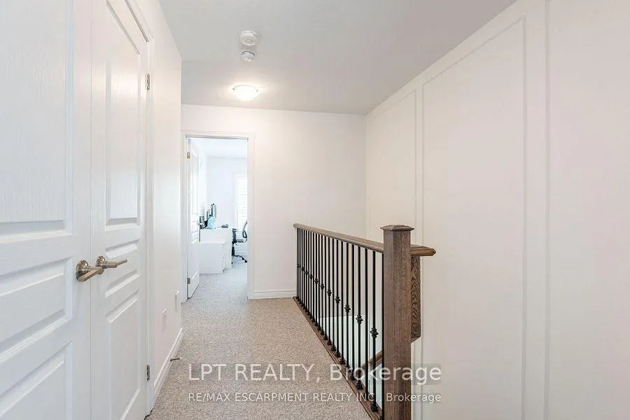 Photo 12 of 16 Place Polonaise Drive, Grimsby, Grimsby Beach — HOMEH