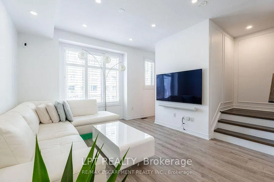 Photo 17 of 16 Place Polonaise Drive, Grimsby, Grimsby Beach — HOMEH