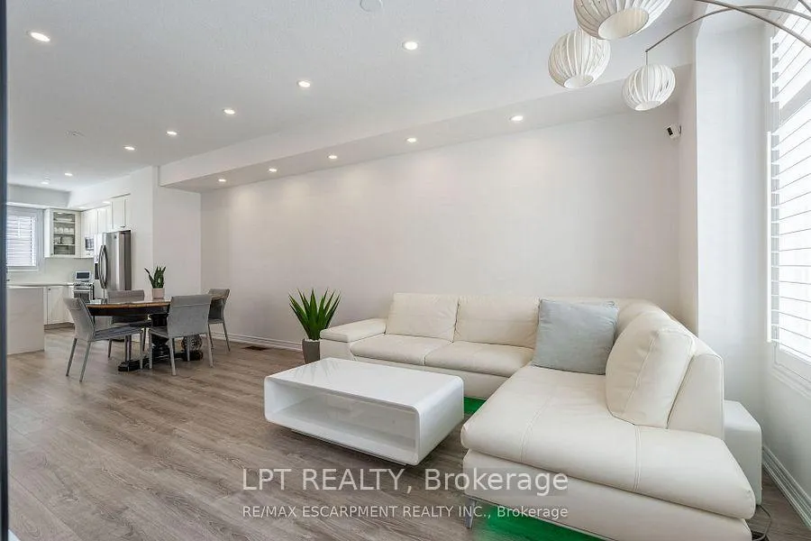 Photo 18 of 16 Place Polonaise Drive, Grimsby, Grimsby Beach — HOMEH