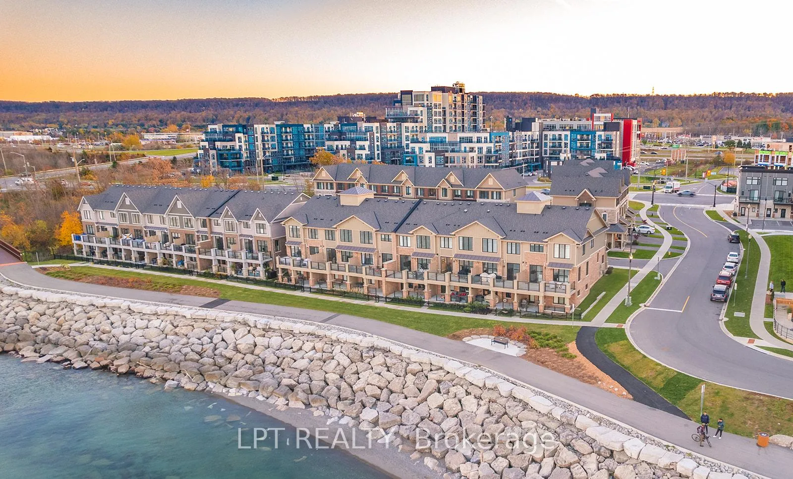 Photo 25 of 16 Place Polonaise Drive, Grimsby, Grimsby Beach — HOMEH