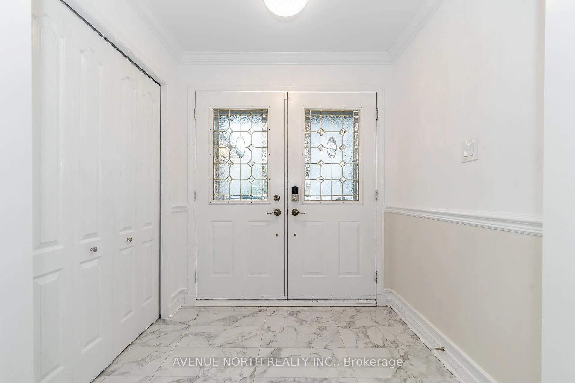 Photo 3 of 21 Sai Crescent, Ottawa, Hunt Club Park — HOMEH