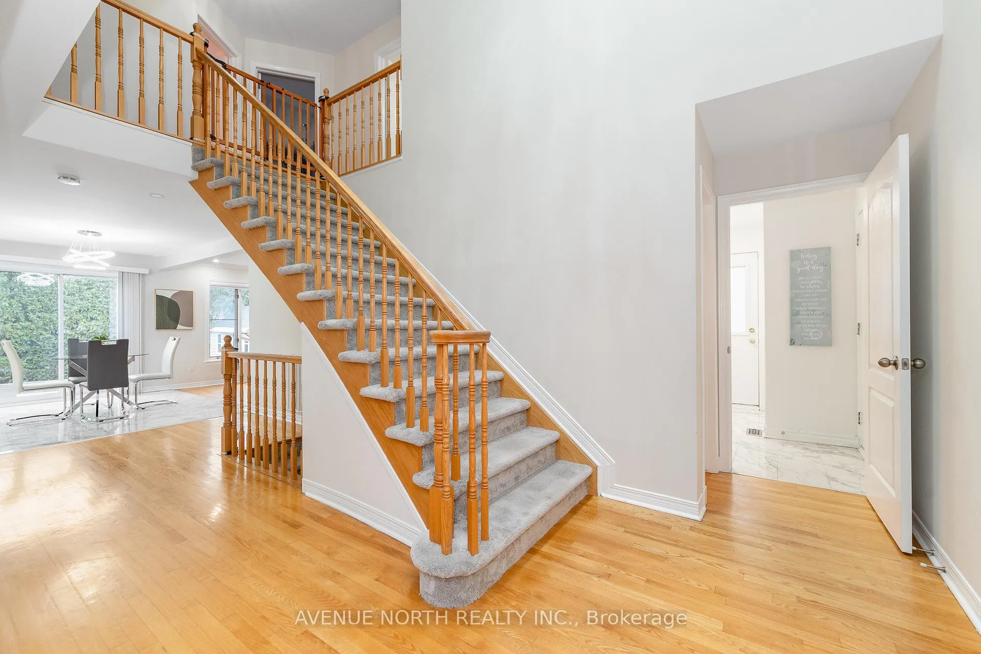 Photo 5 of 21 Sai Crescent, Ottawa, Hunt Club Park — HOMEH