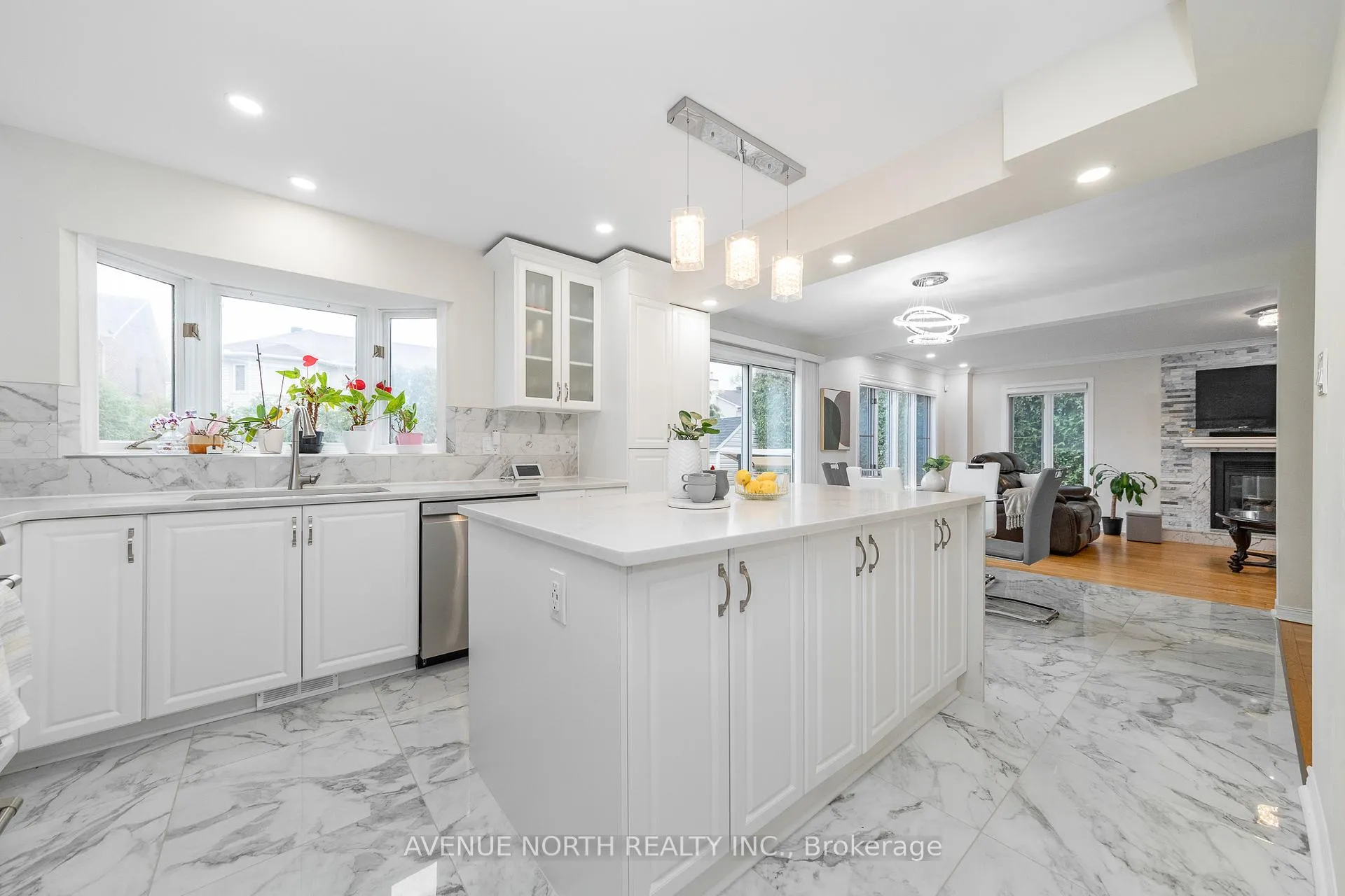 Photo 11 of 21 Sai Crescent, Ottawa, Hunt Club Park — HOMEH