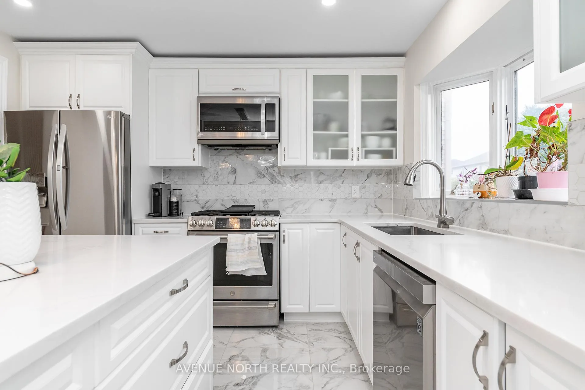 Photo 13 of 21 Sai Crescent, Ottawa, Hunt Club Park — HOMEH
