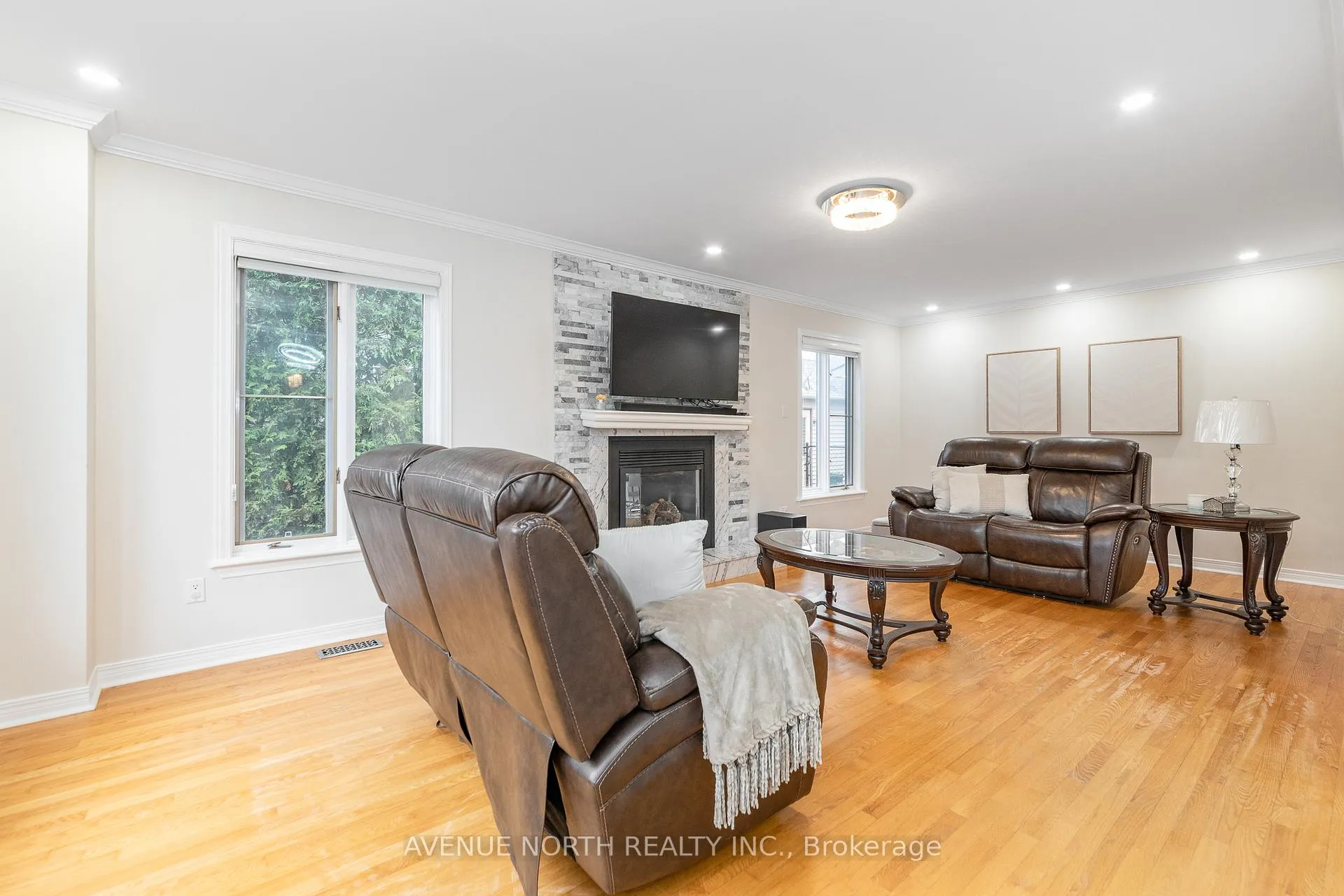 Photo 17 of 21 Sai Crescent, Ottawa, Hunt Club Park — HOMEH