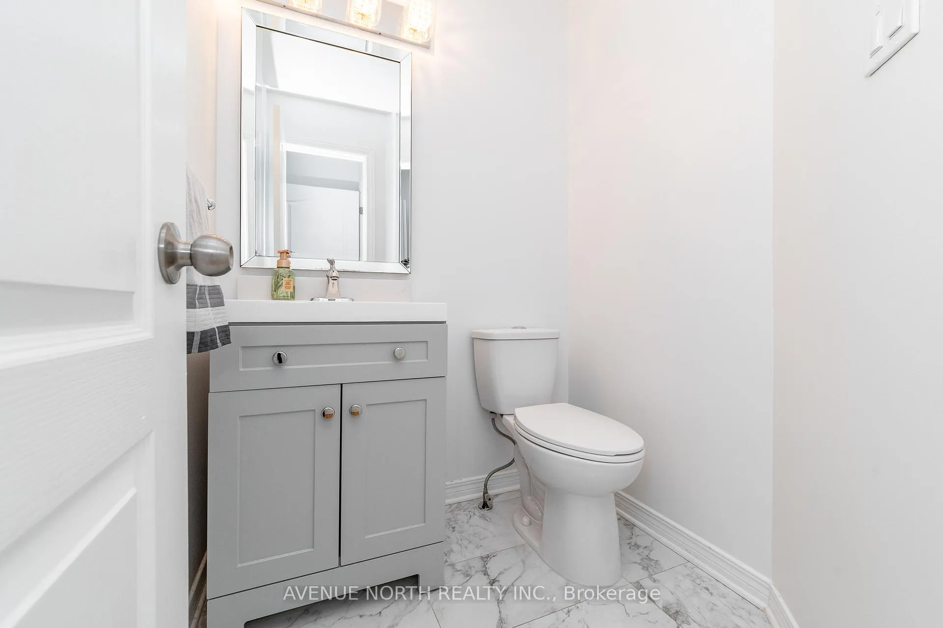 Photo 20 of 21 Sai Crescent, Ottawa, Hunt Club Park — HOMEH
