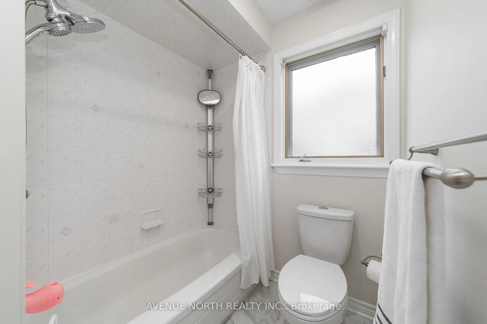 Photo 31 of 21 Sai Crescent, Ottawa, Hunt Club Park — HOMEH