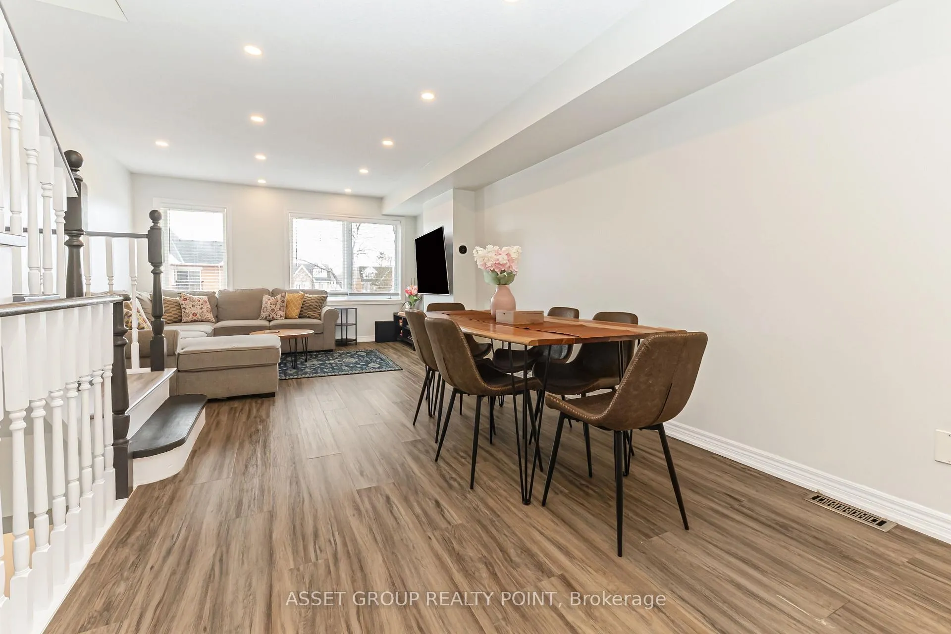 Photo 11 of Unit 33, 1751 Lampman Avenue, Burlington, Uptown — HOMEH