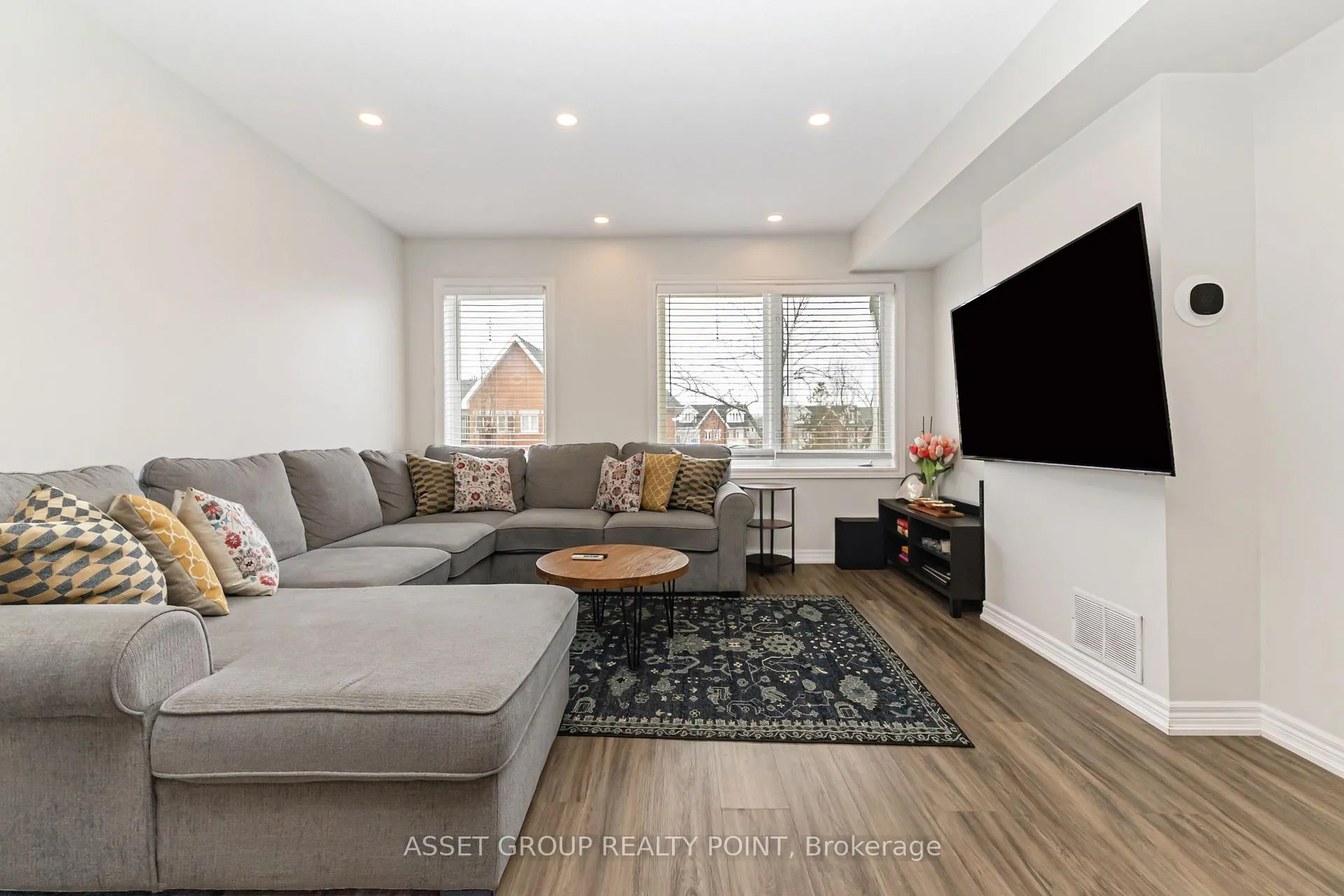 Photo 12 of Unit 33, 1751 Lampman Avenue, Burlington, Uptown — HOMEH