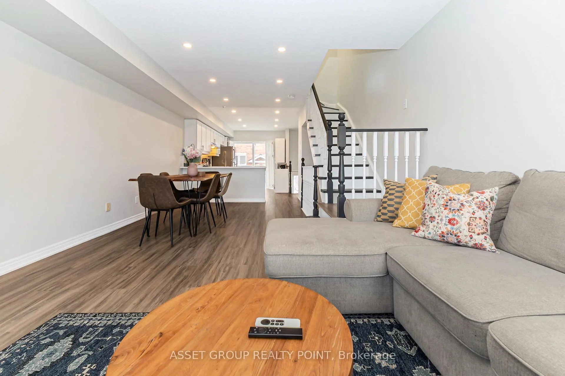 Photo 14 of Unit 33, 1751 Lampman Avenue, Burlington, Uptown — HOMEH