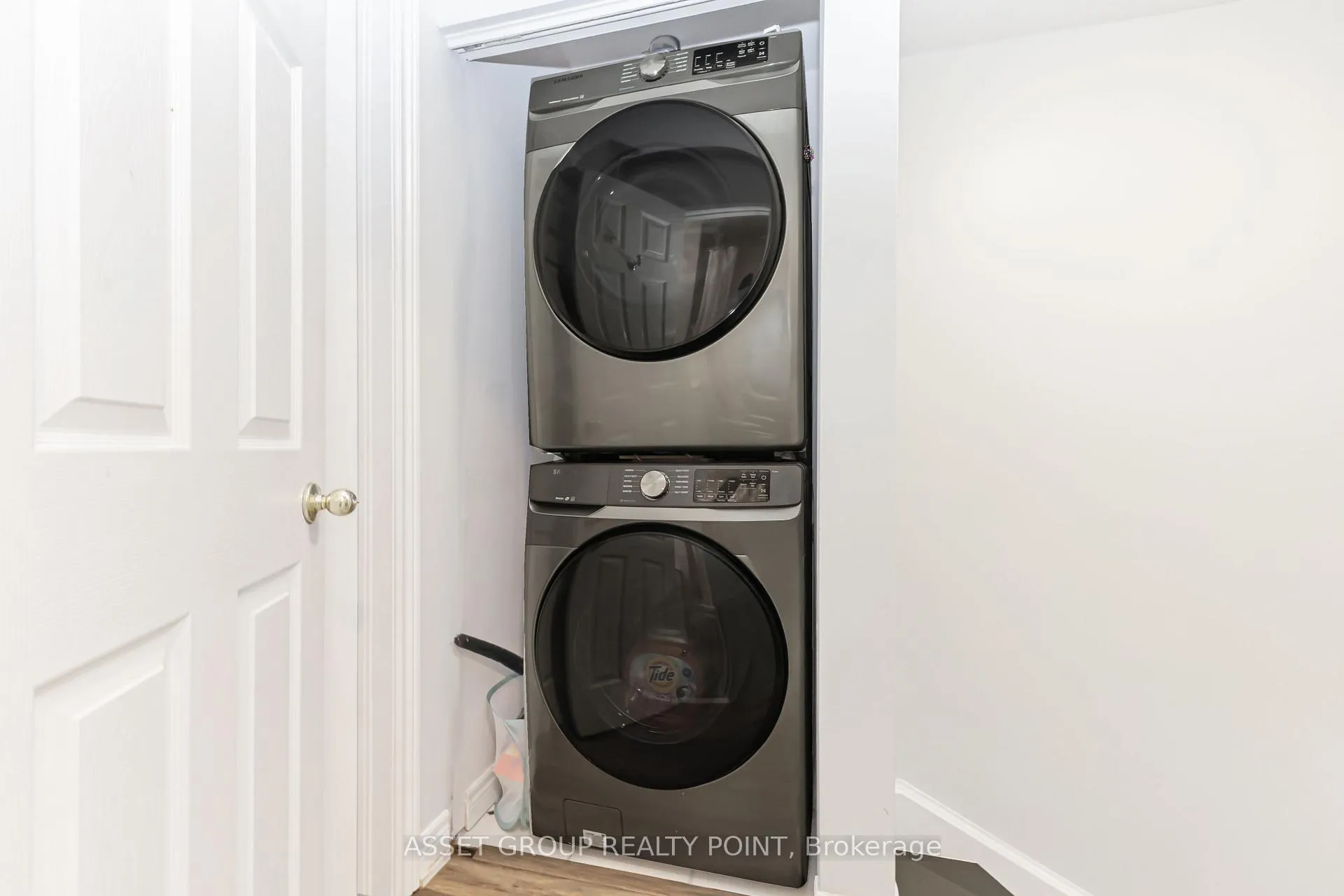Photo 25 of Unit 33, 1751 Lampman Avenue, Burlington, Uptown — HOMEH
