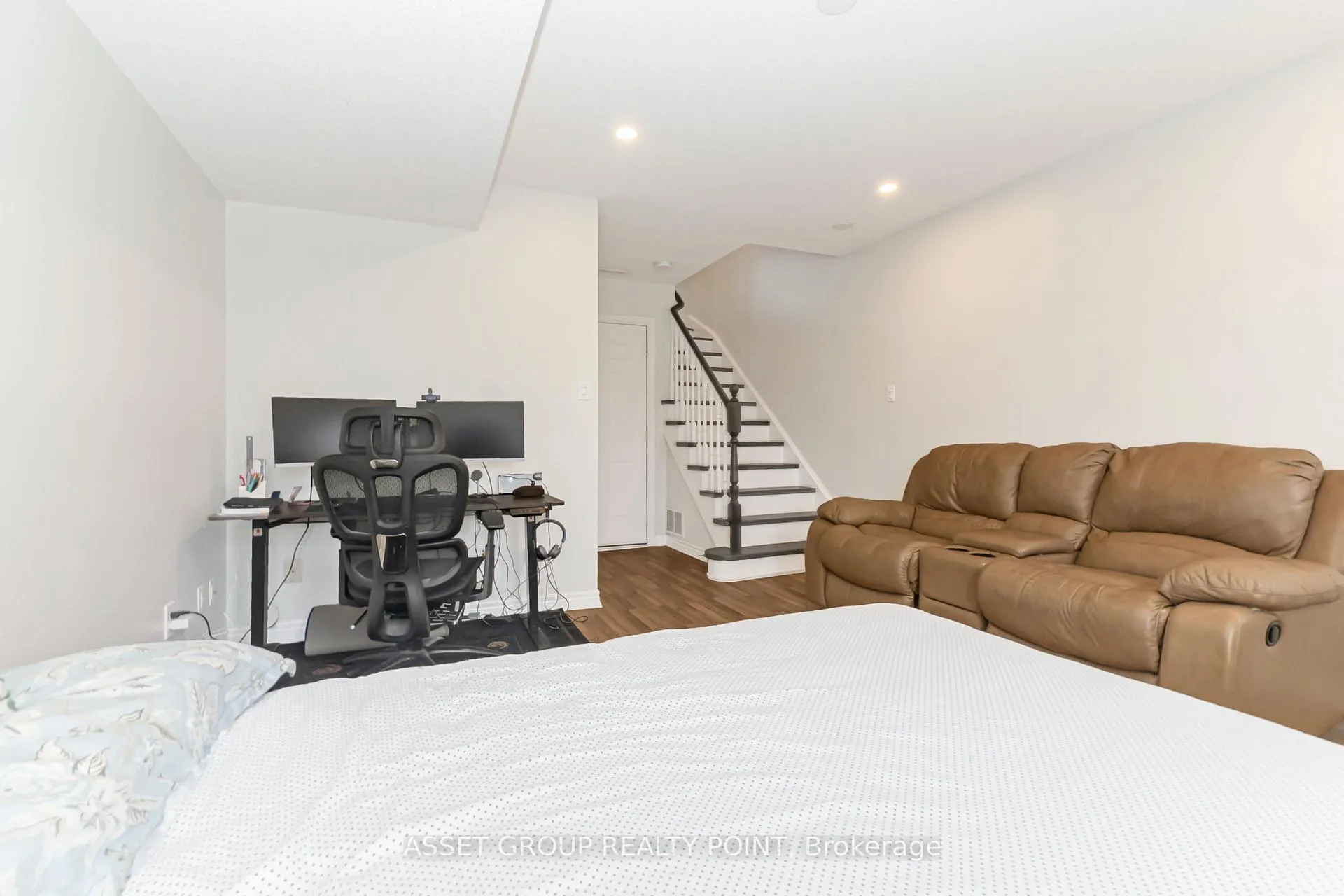 Photo 28 of Unit 33, 1751 Lampman Avenue, Burlington, Uptown — HOMEH