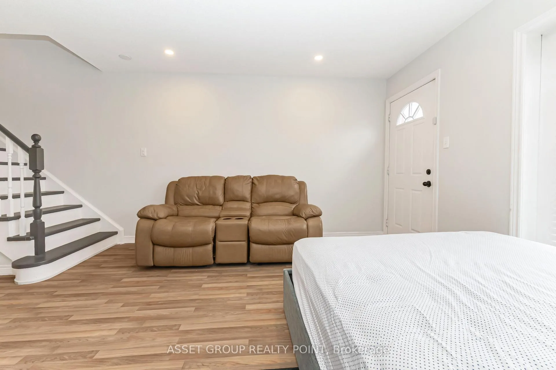 Photo 31 of Unit 33, 1751 Lampman Avenue, Burlington, Uptown — HOMEH