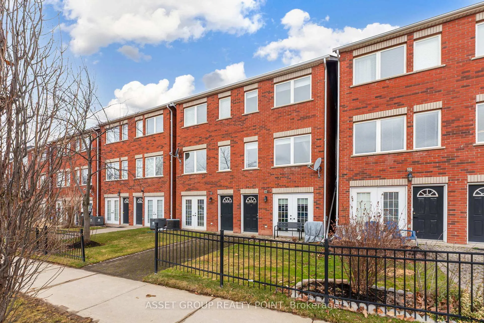 Photo 34 of Unit 33, 1751 Lampman Avenue, Burlington, Uptown — HOMEH