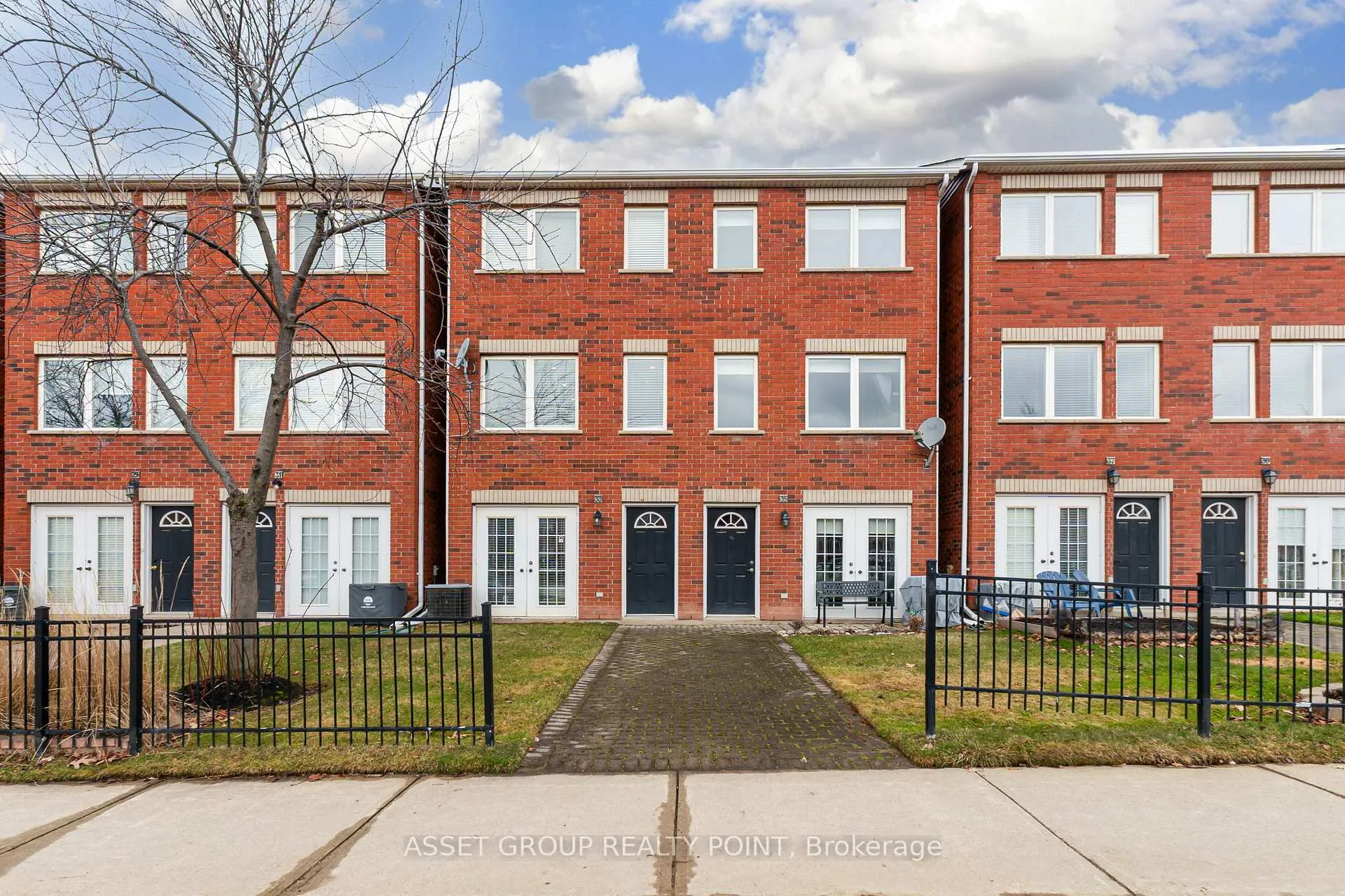 Photo 35 of Unit 33, 1751 Lampman Avenue, Burlington, Uptown — HOMEH