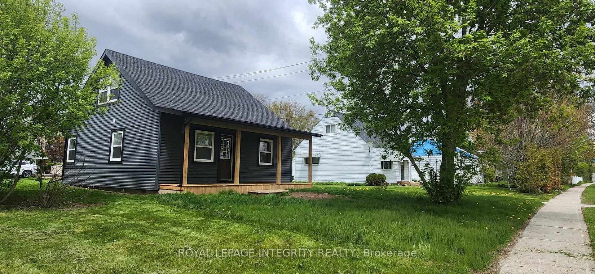 Photo 3 of 17 Roosevelt Drive, Smiths Falls — HOMEH