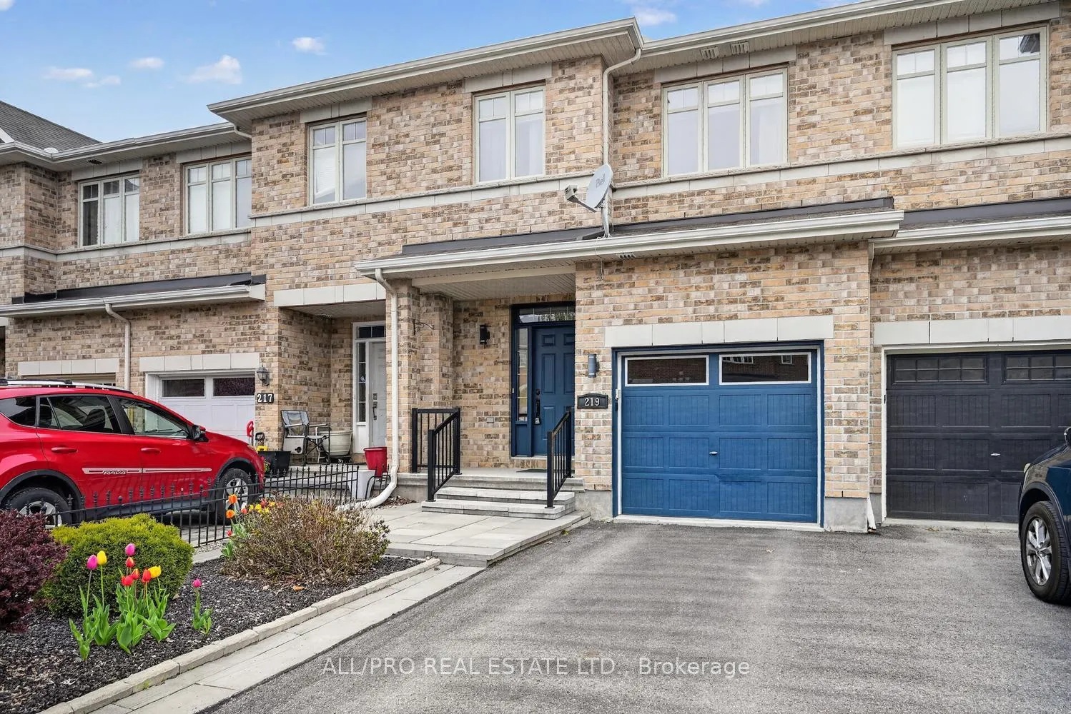 Photo 2 of 219 Jersey Tea Circle, Ottawa, Riverside South/Gloucester Glen — HOMEH