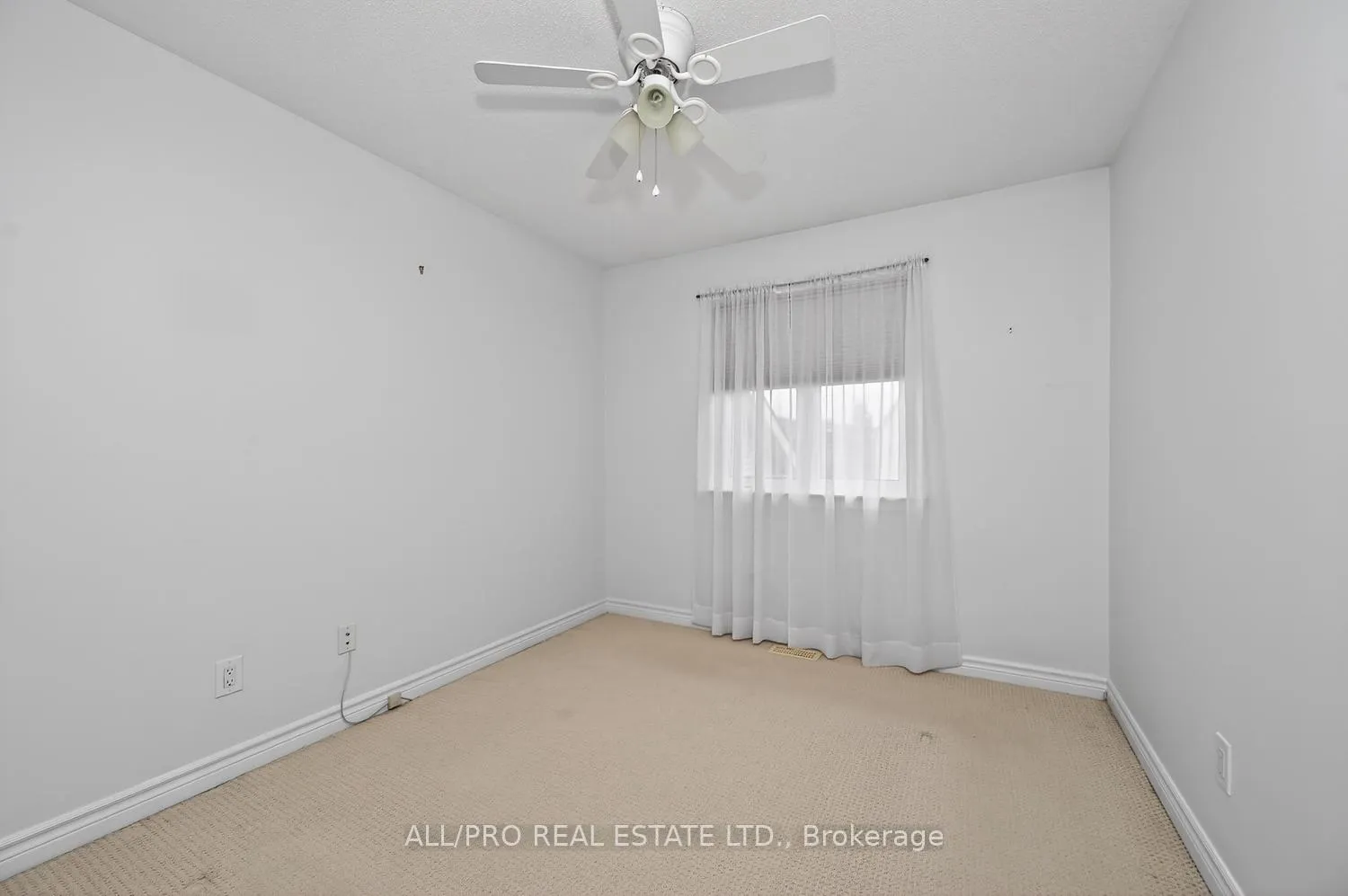 Photo 16 of 219 Jersey Tea Circle, Ottawa, Riverside South/Gloucester Glen — HOMEH