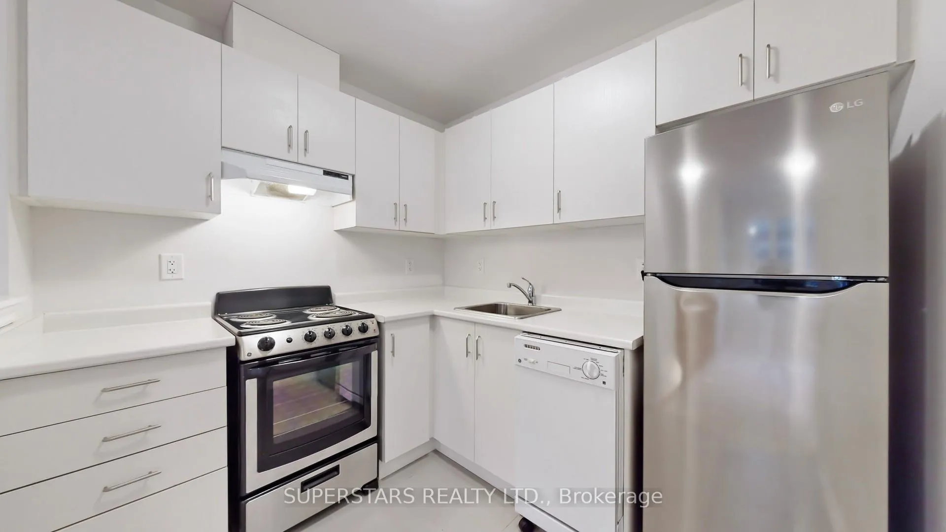 Photo 2 of Unit Coach, 4 Waterleaf Road, Markham, Cornell — HOMEH