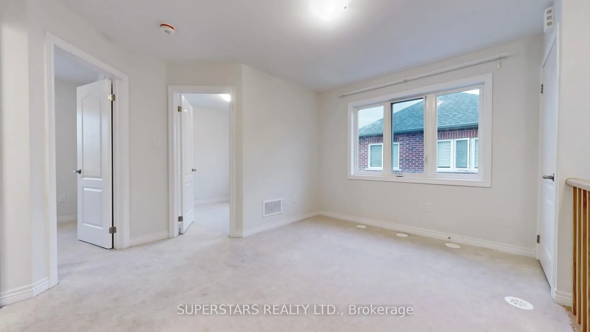 Photo 4 of Unit Coach, 4 Waterleaf Road, Markham, Cornell — HOMEH