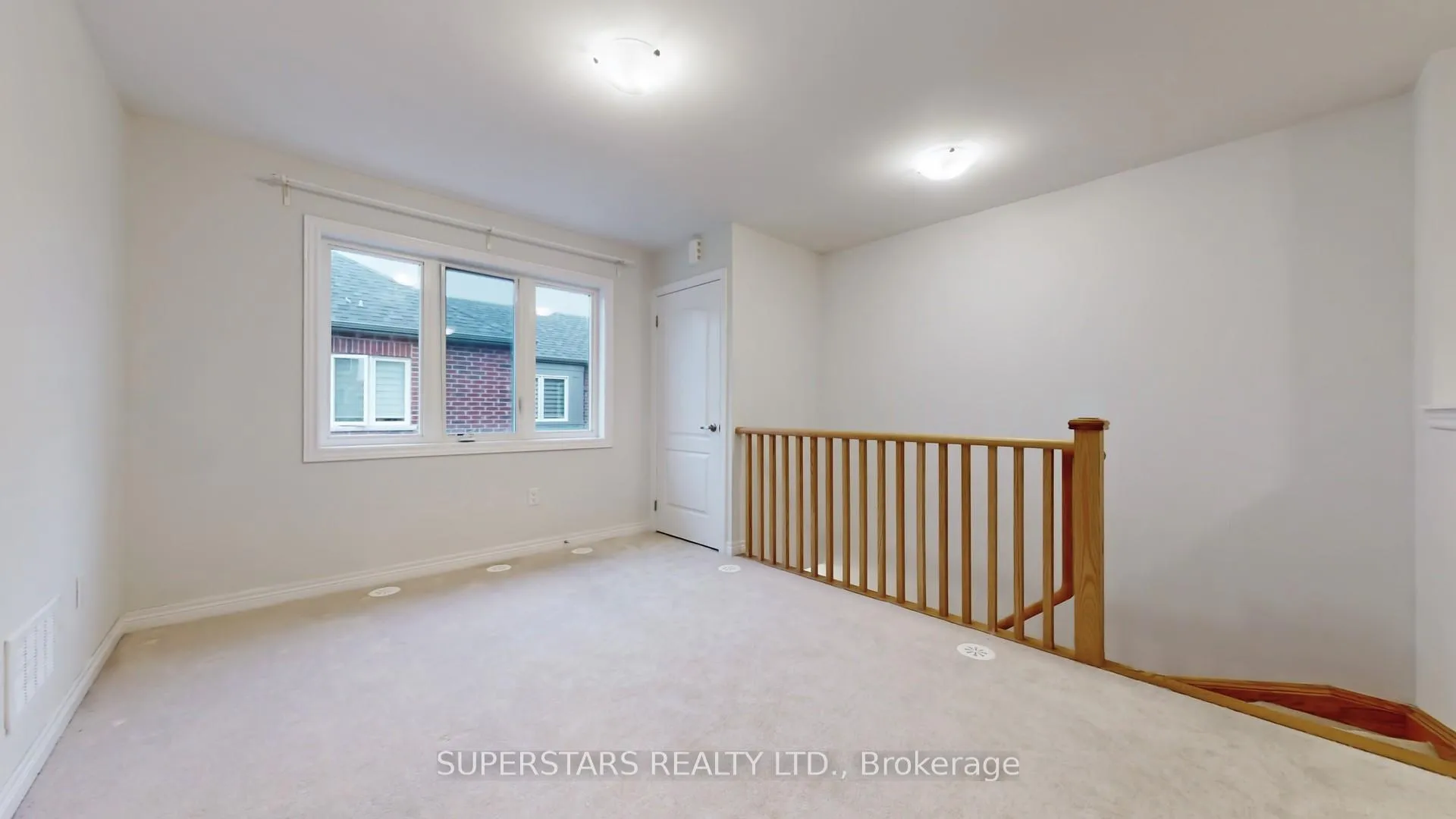 Photo 5 of Unit Coach, 4 Waterleaf Road, Markham, Cornell — HOMEH