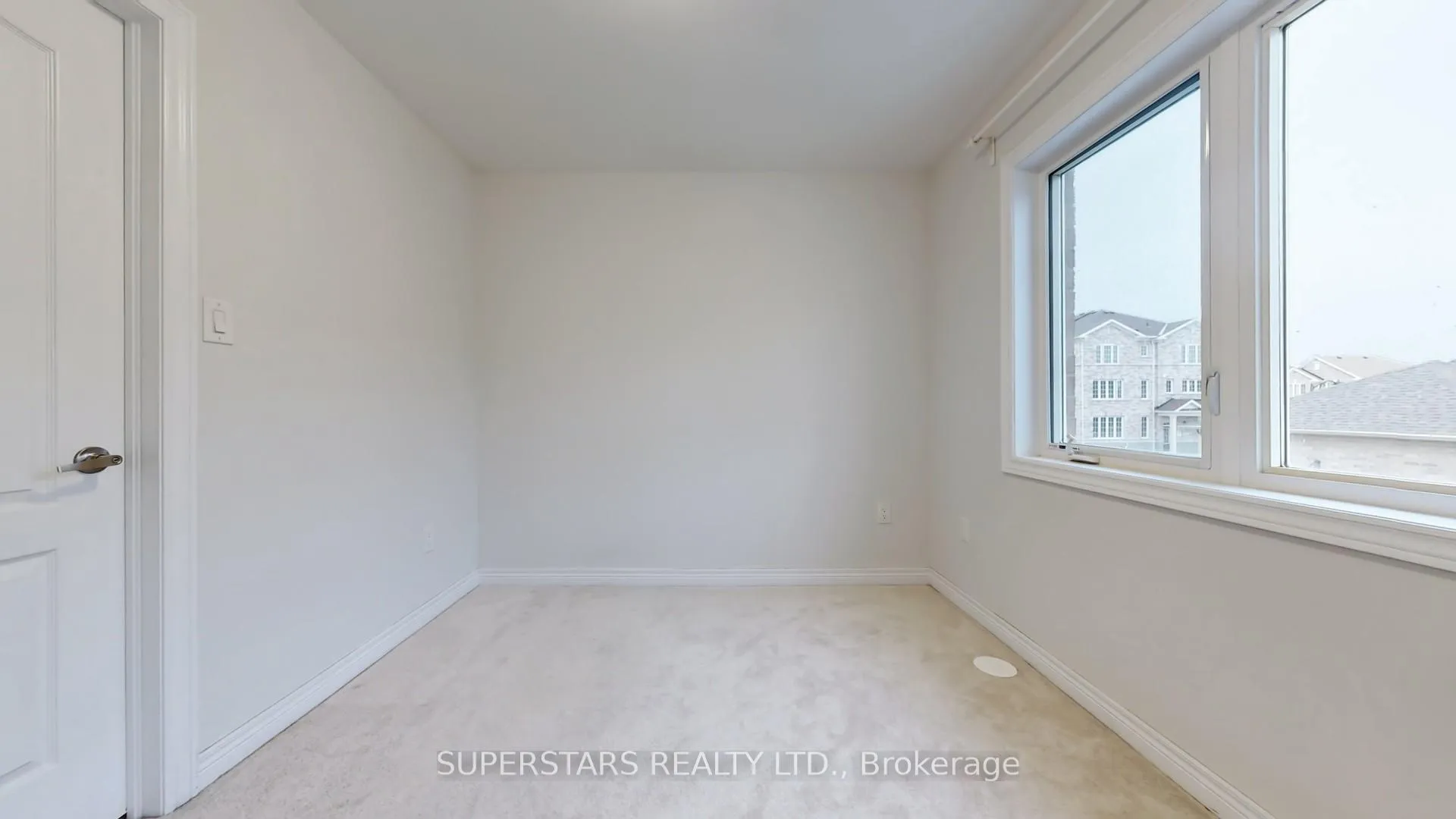 Photo 7 of Unit Coach, 4 Waterleaf Road, Markham, Cornell — HOMEH