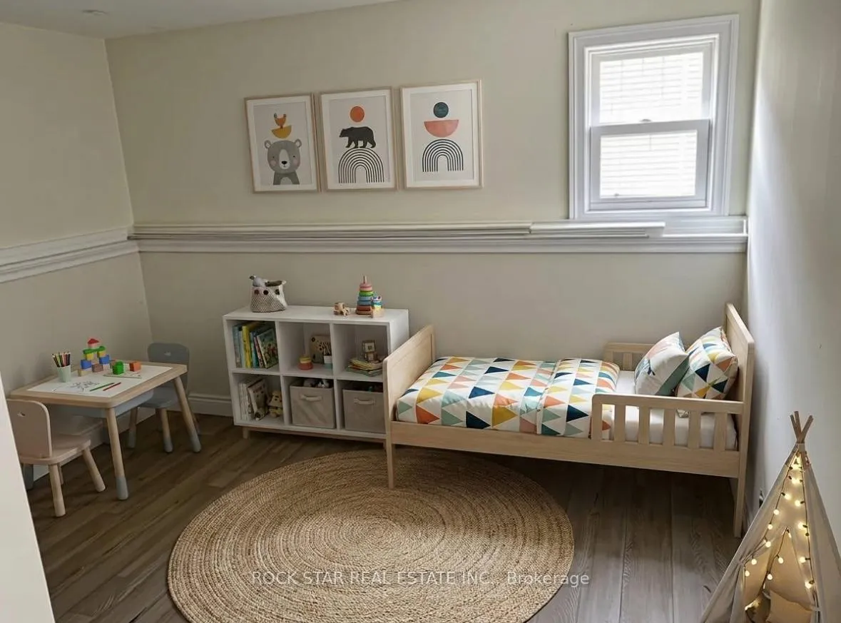 Photo 5 of 134 Delmar Drive, Hamilton, Buchanan — HOMEH