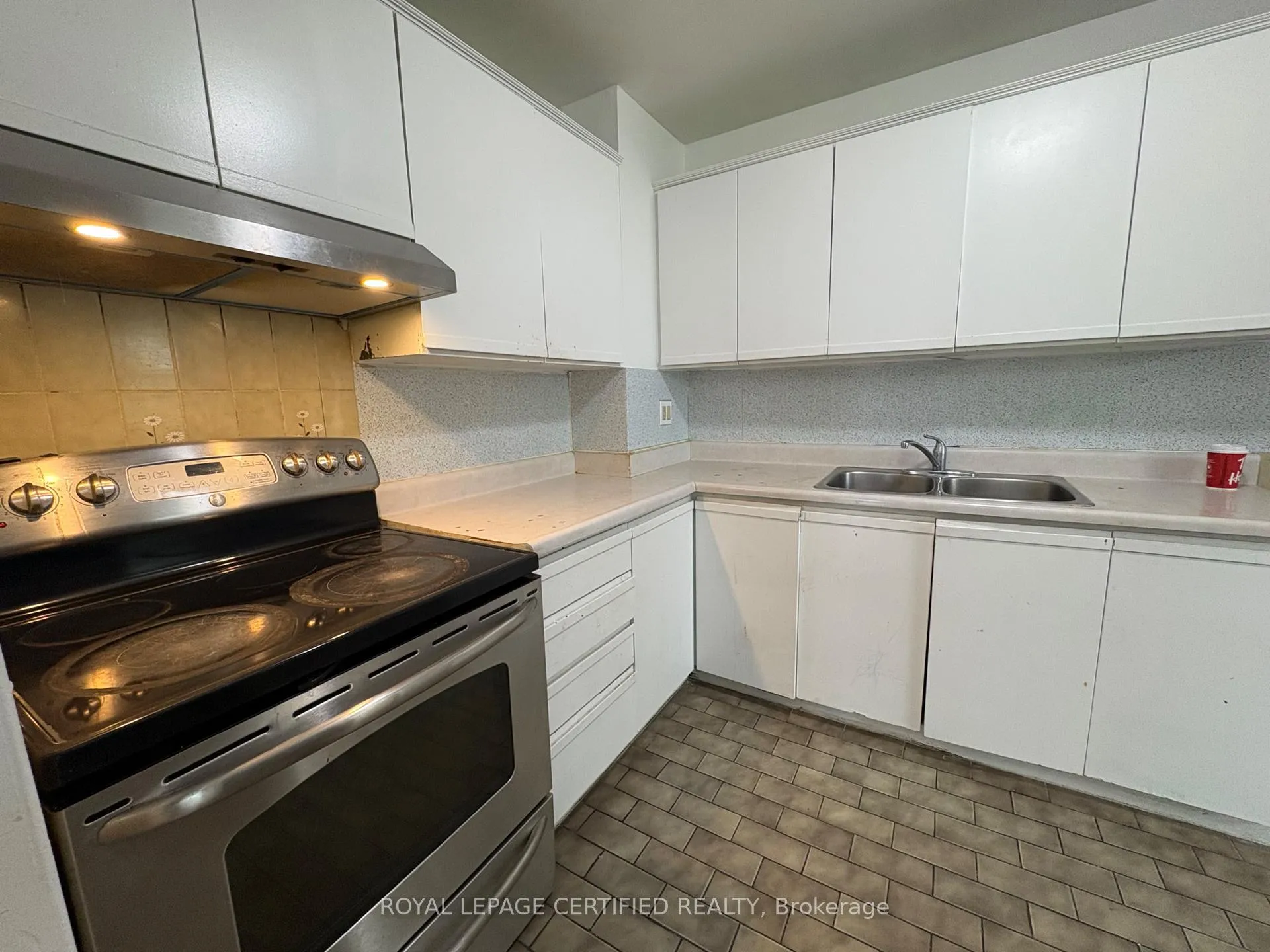 Photo 9 of Unit 202, 735 Don Mills Road, Toronto, Flemingdon Park — HOMEH