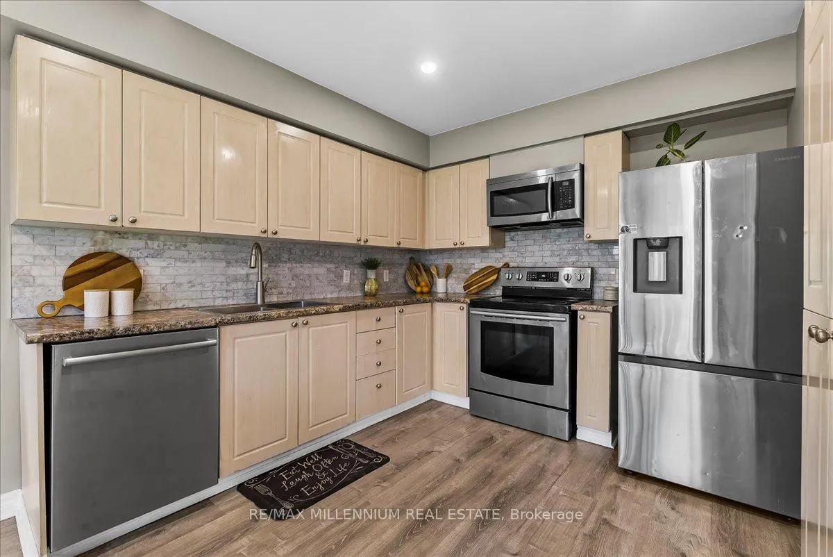 Photo 3 of 214 Graburn Avenue, Oshawa, Central — HOMEH