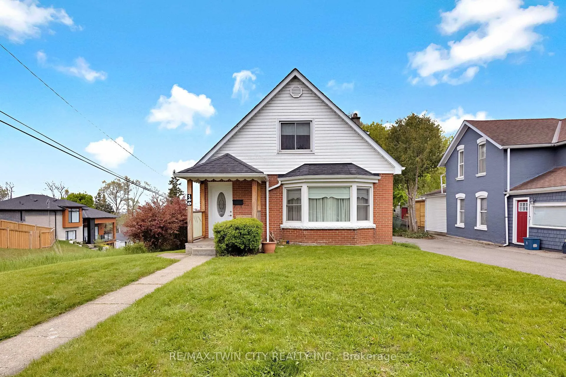 Photo 2 of 140 Terrace Hill Street, Brantford — HOMEH
