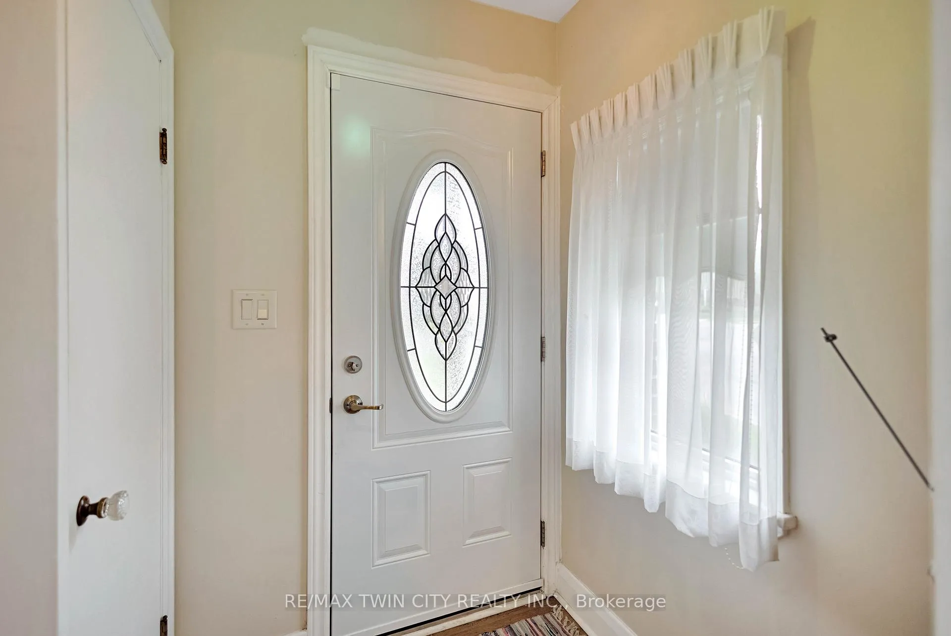 Photo 6 of 140 Terrace Hill Street, Brantford — HOMEH