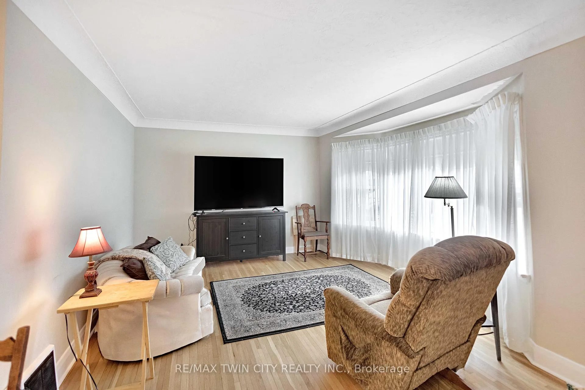 Photo 10 of 140 Terrace Hill Street, Brantford — HOMEH