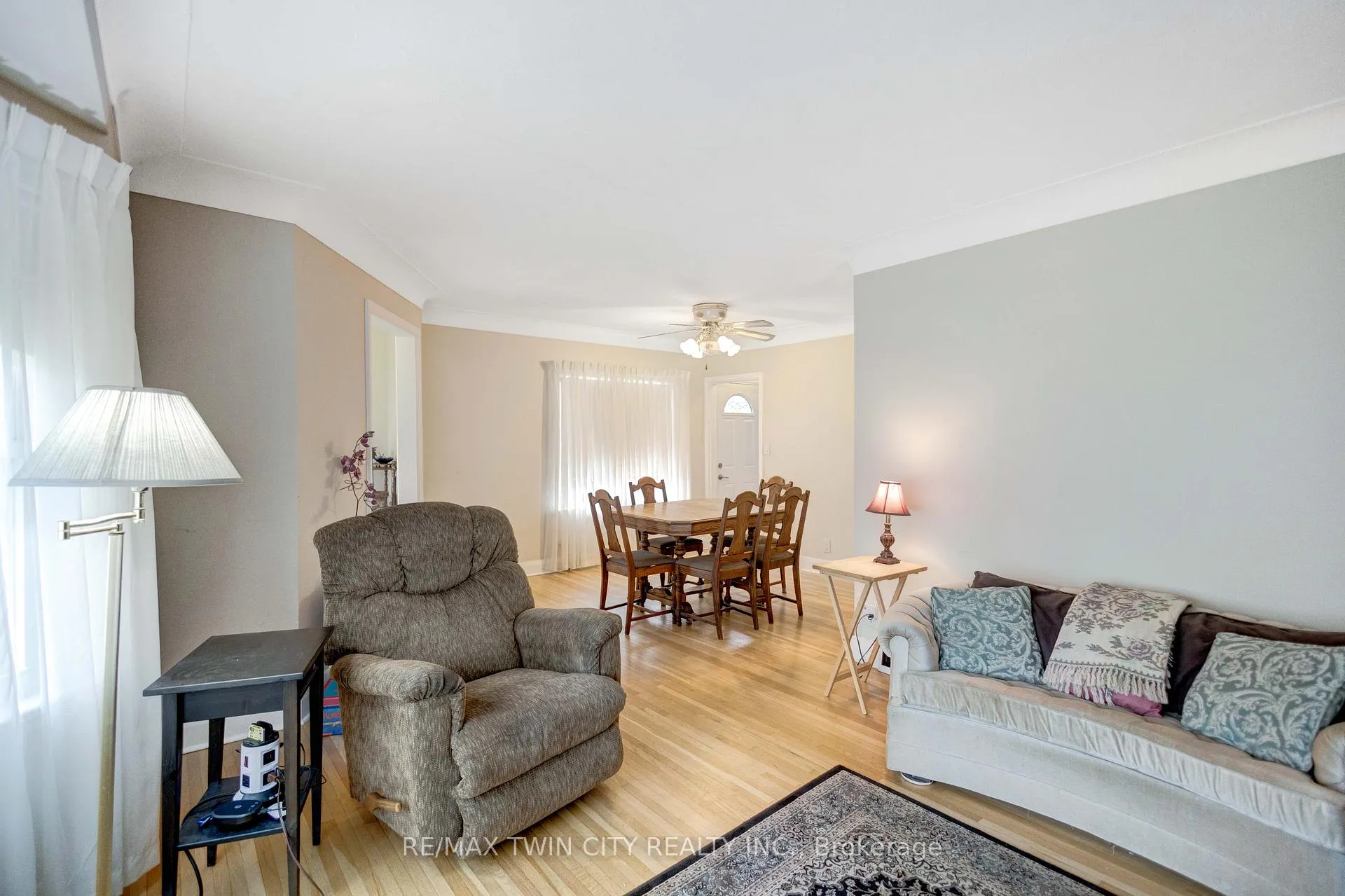 Photo 11 of 140 Terrace Hill Street, Brantford — HOMEH