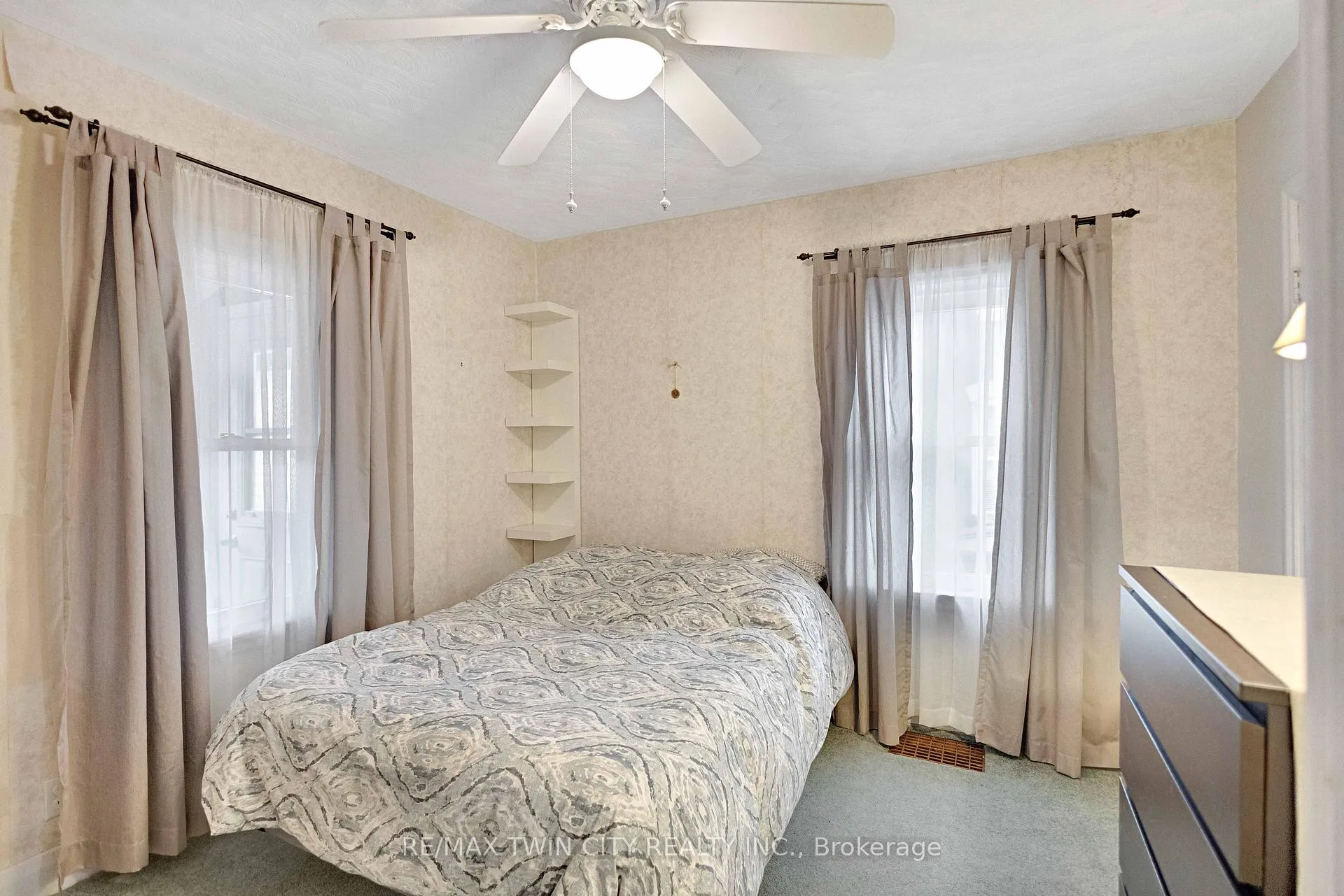 Photo 17 of 140 Terrace Hill Street, Brantford — HOMEH