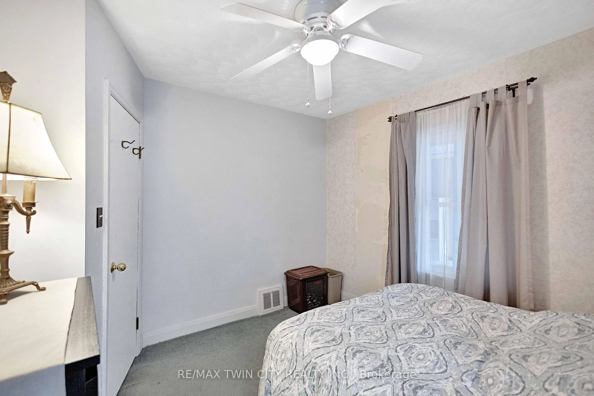 Photo 18 of 140 Terrace Hill Street, Brantford — HOMEH