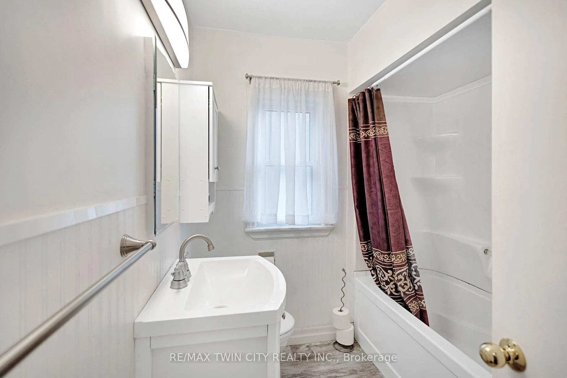 Photo 19 of 140 Terrace Hill Street, Brantford — HOMEH