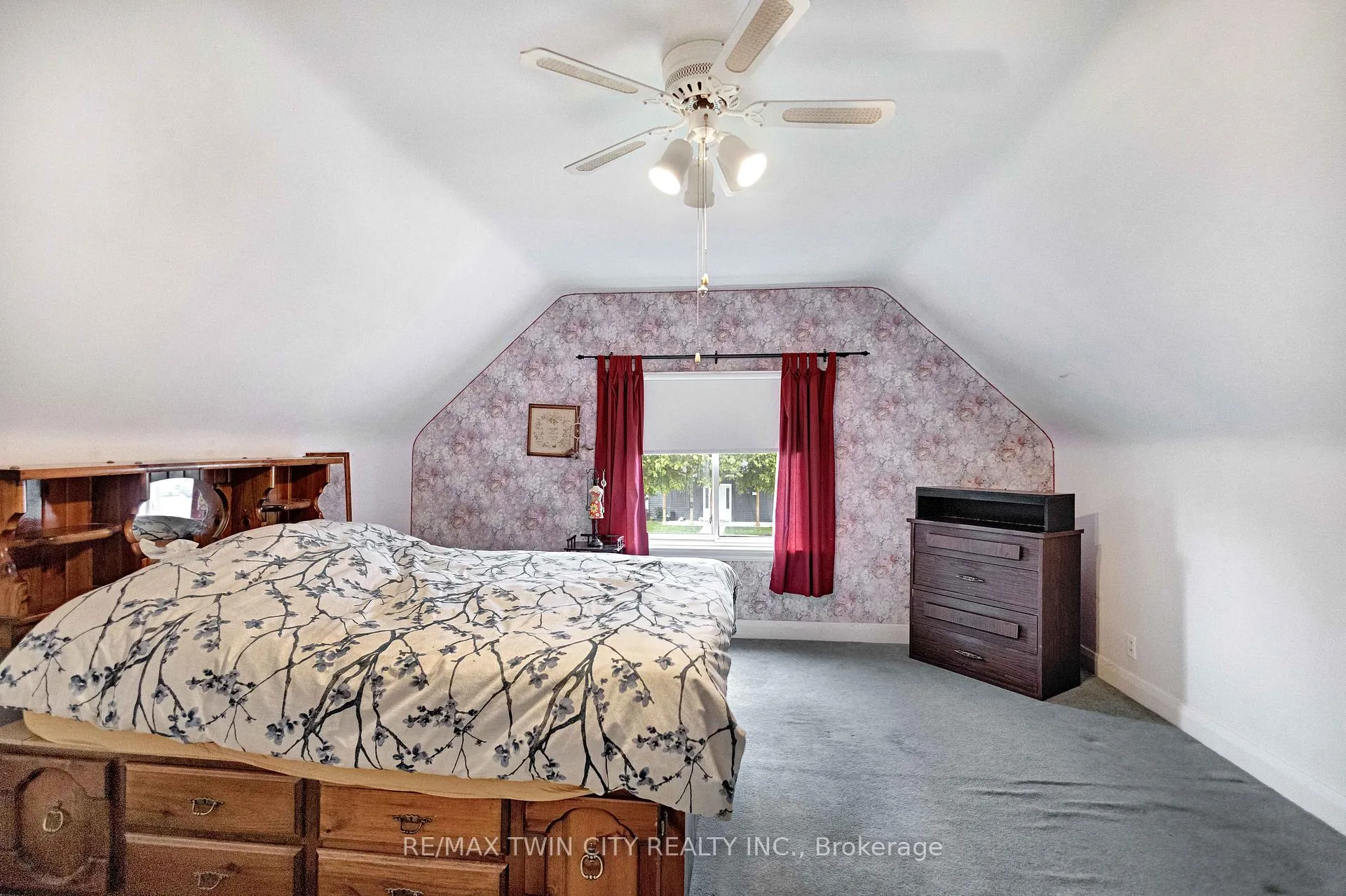 Photo 20 of 140 Terrace Hill Street, Brantford — HOMEH