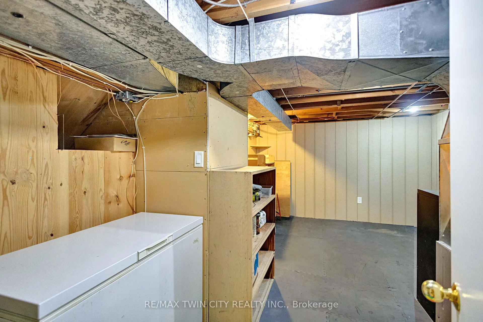 Photo 33 of 140 Terrace Hill Street, Brantford — HOMEH